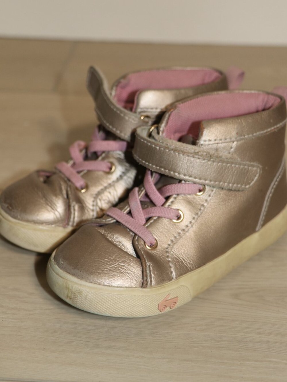 See Kai Run Girls Hudson Toddler Sneaker | Golden | High top | Toddler 9.5